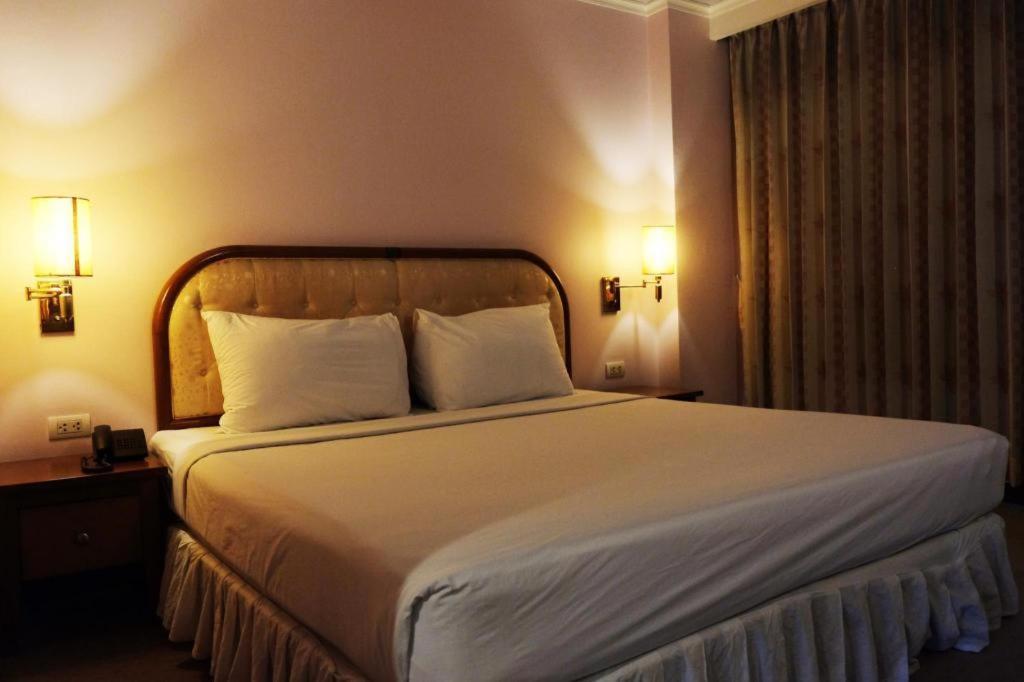 Western Grand Hotel Ratchaburi Banbangkra Kültér fotó