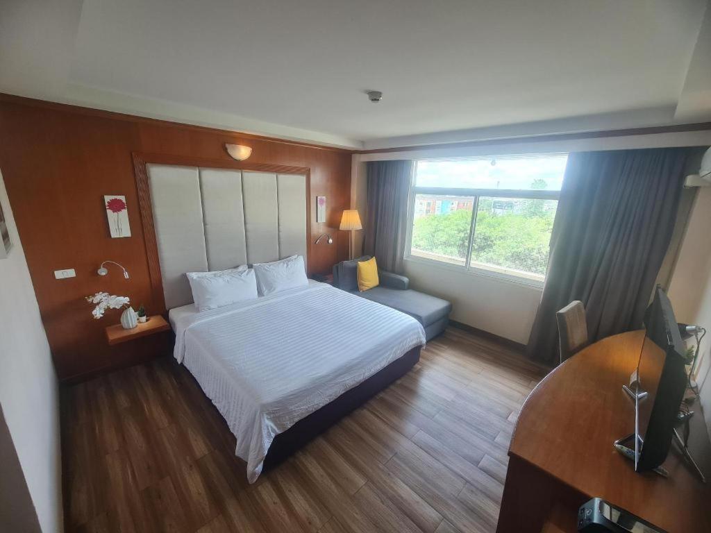 Western Grand Hotel Ratchaburi Banbangkra Kültér fotó