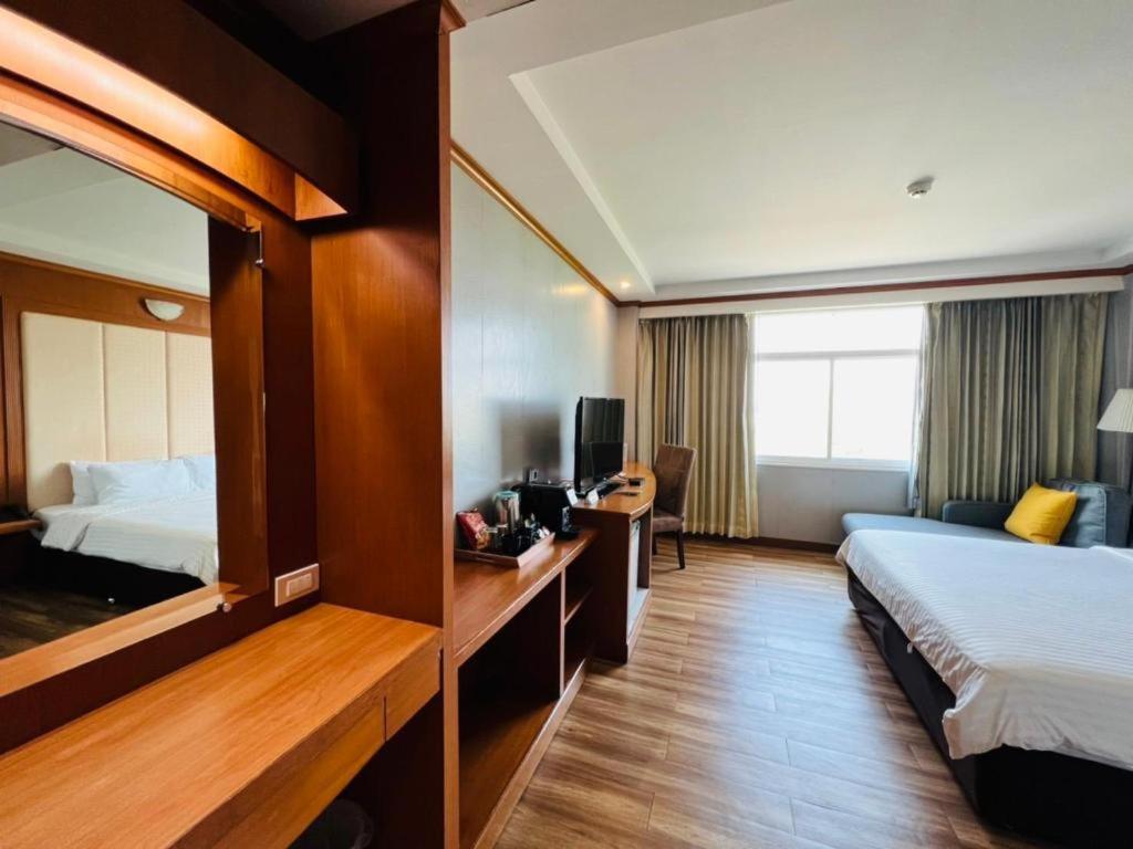 Western Grand Hotel Ratchaburi Banbangkra Kültér fotó